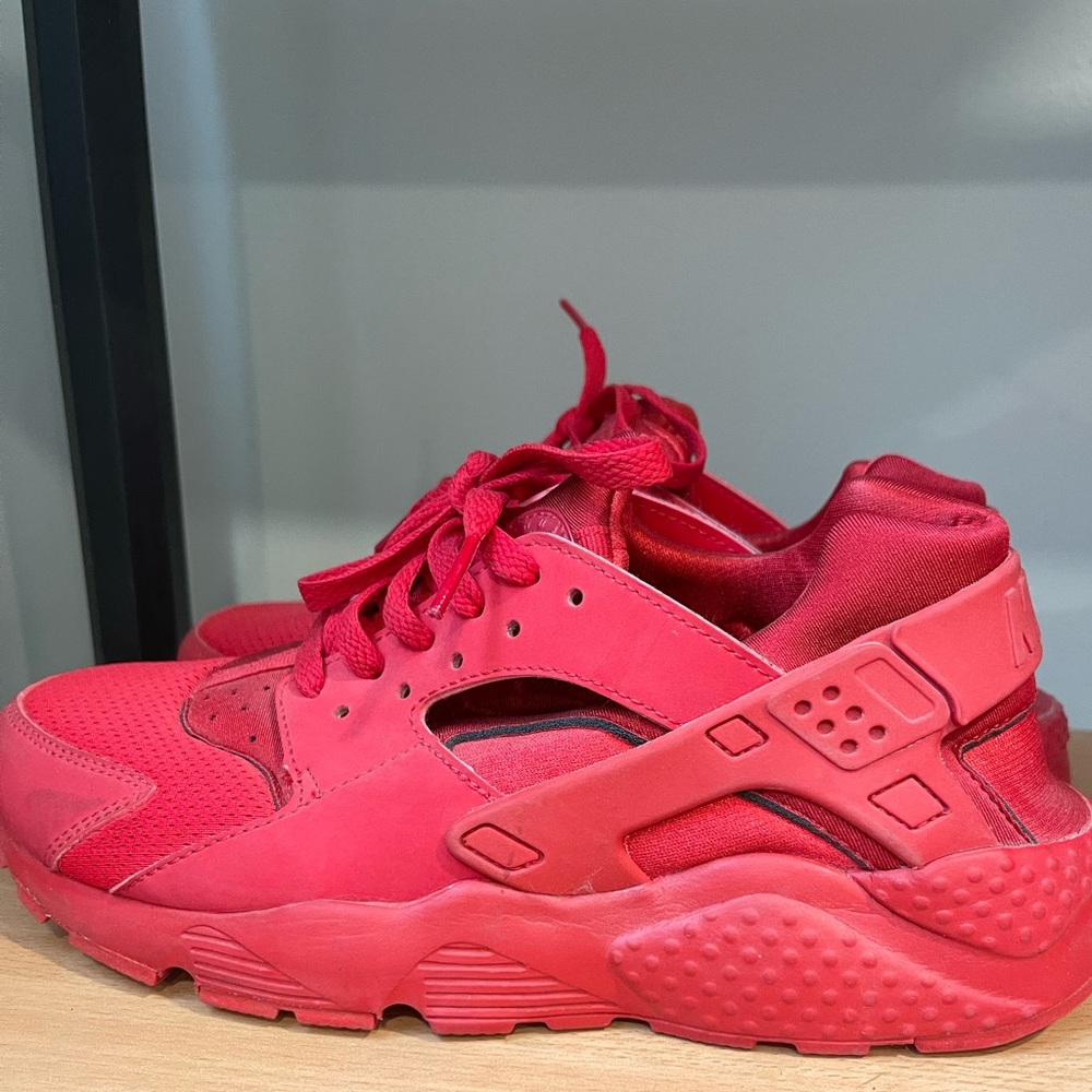 Old school red hurraches